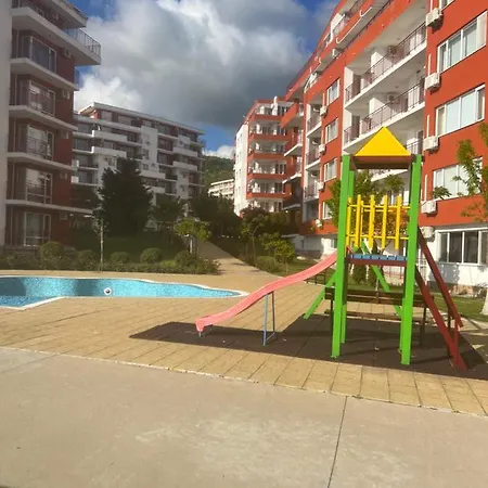 Марина Вю, Форт Нокс Apartment Sveti Vlas